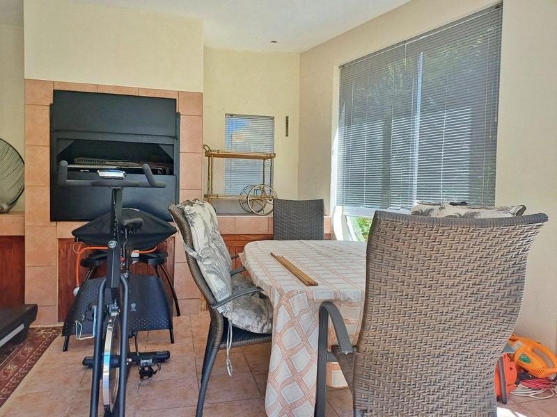 5 Bedroom Property for Sale in Outeniqua Strand Western Cape